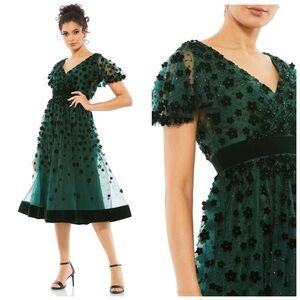 Mac Duggal Emerald Embellished Butterfly Sleeve Velvet Hem Midi Dress $498 67854